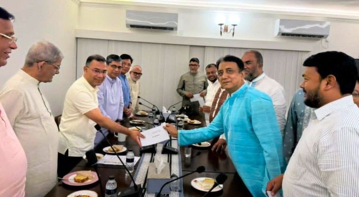 বগুড়া সিটি কর্পোরেশনের কর্মকর্তা-কর্মচারীদের ৪৩ লাখ টাকার বোনাস দিলেন প্রধানমন্ত্রী